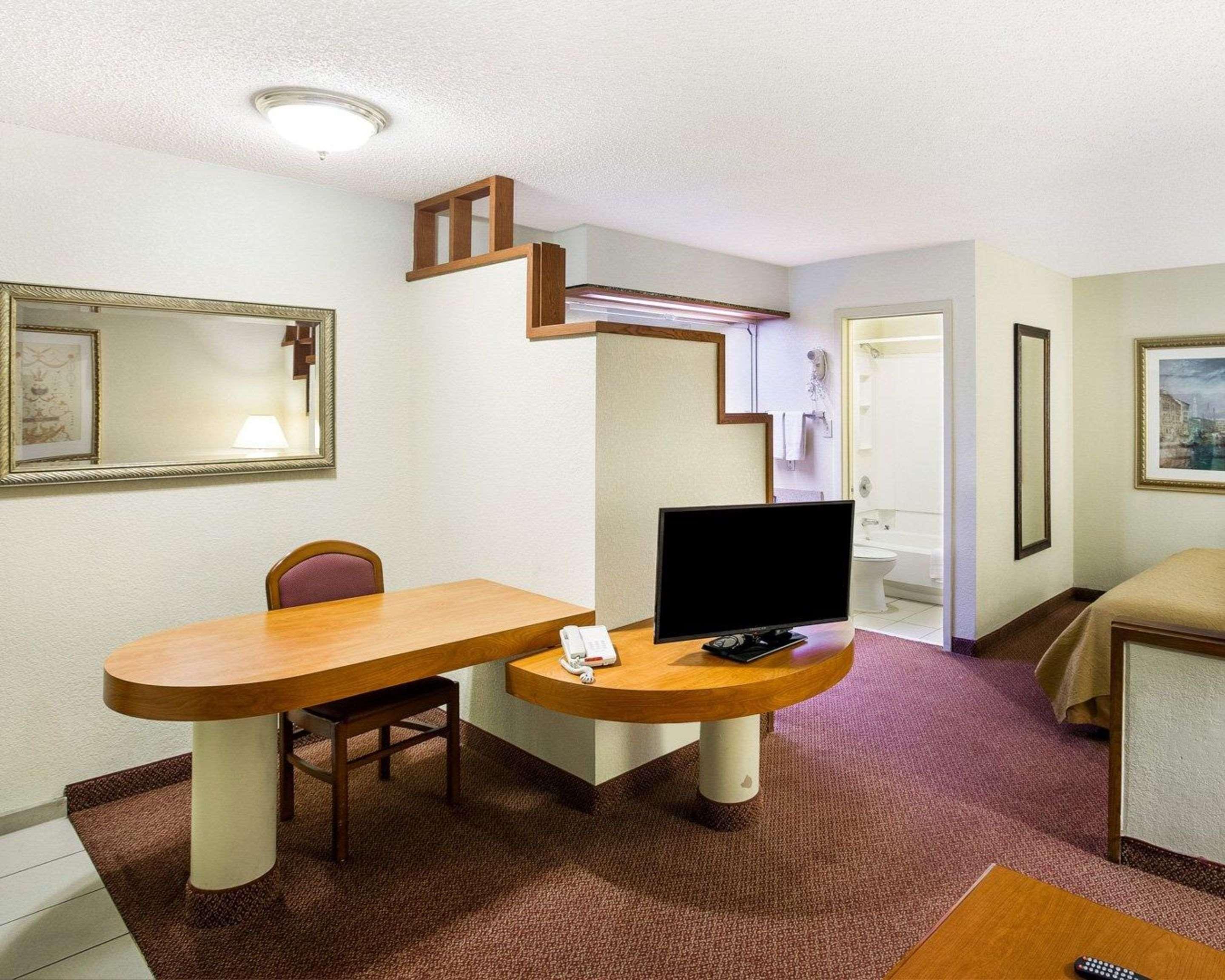Rodeway Inn & Suites South Of Fiesta Park San Antonio Kültér fotó
