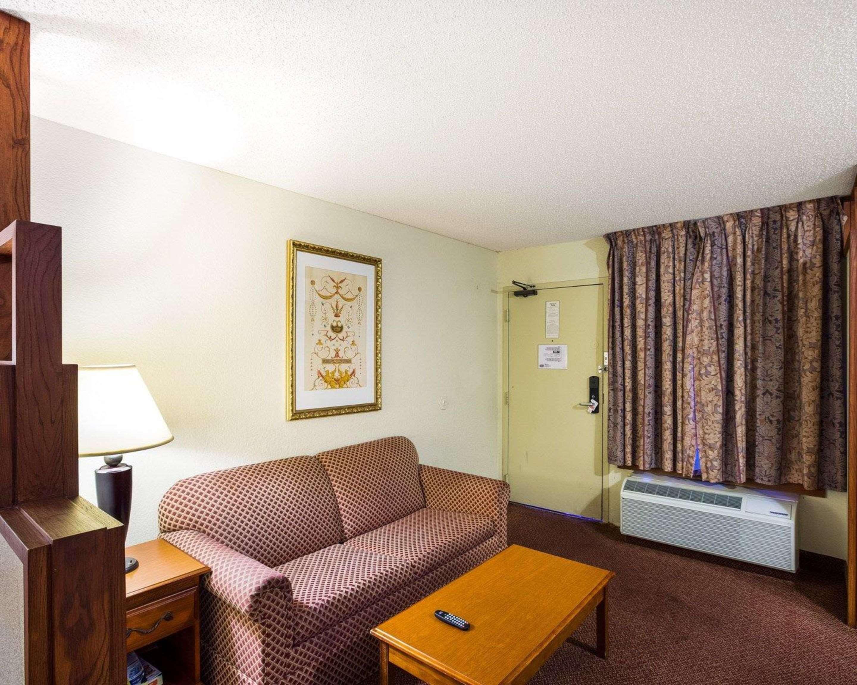 Rodeway Inn & Suites South Of Fiesta Park San Antonio Kültér fotó