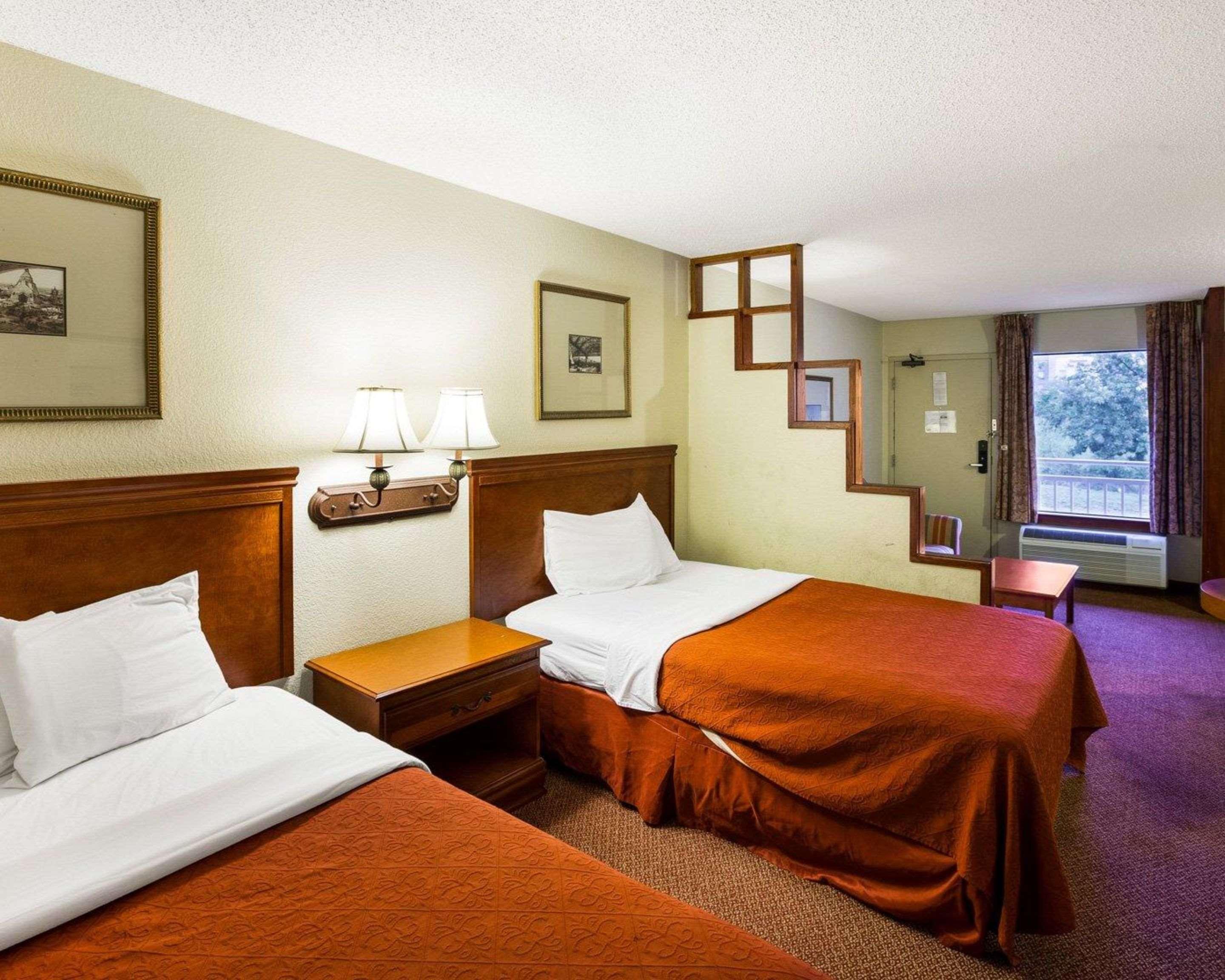 Rodeway Inn & Suites South Of Fiesta Park San Antonio Kültér fotó