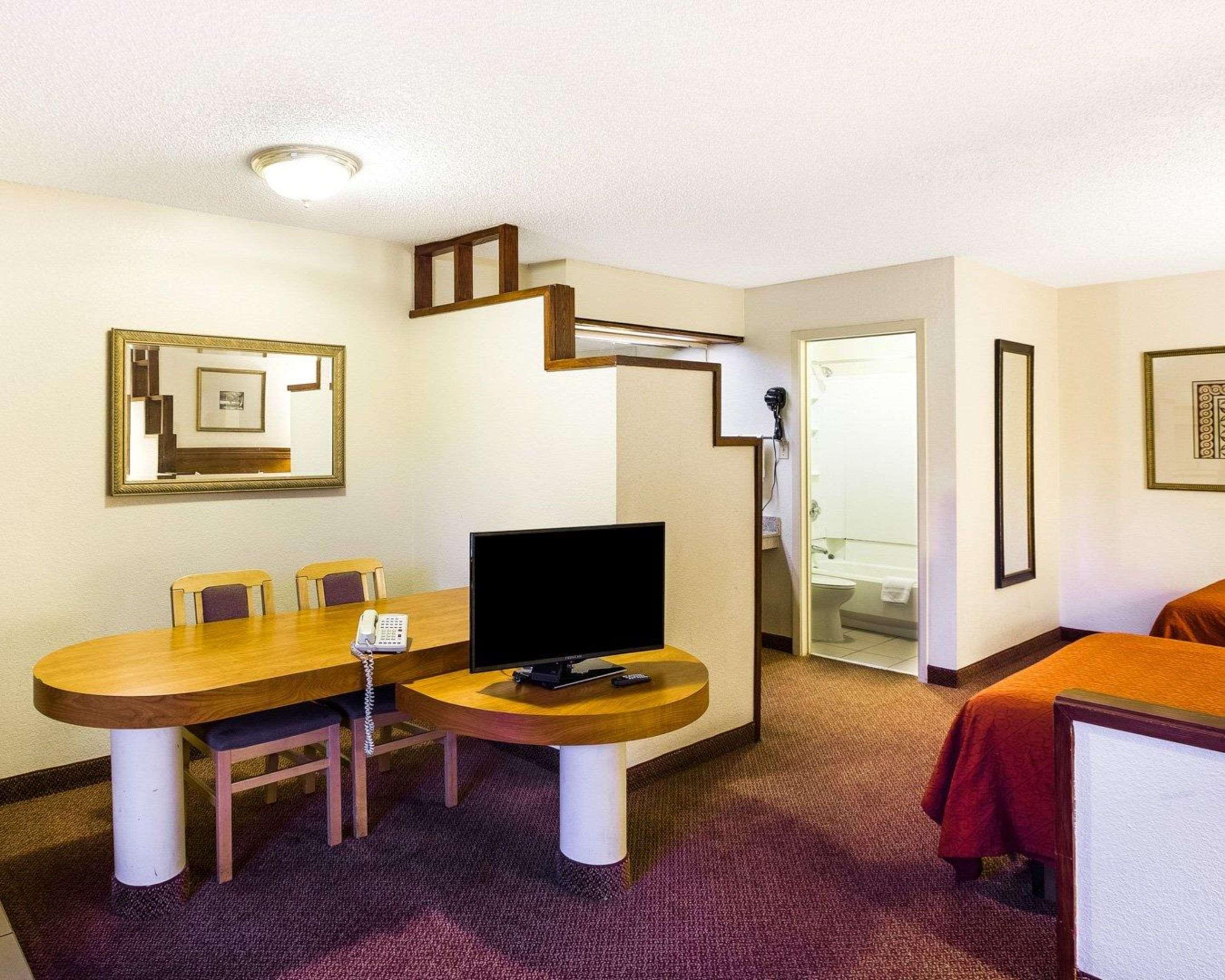 Rodeway Inn & Suites South Of Fiesta Park San Antonio Kültér fotó