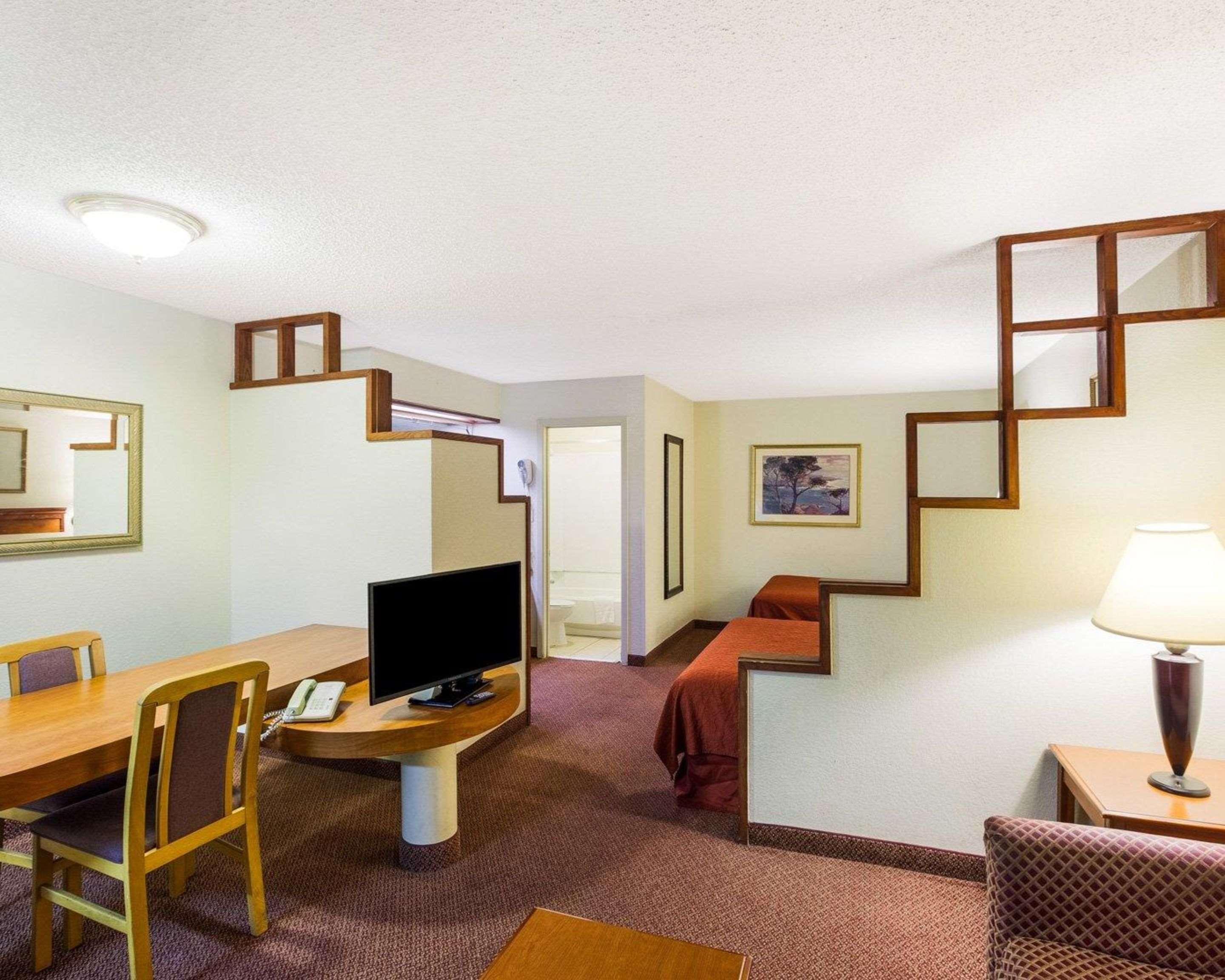 Rodeway Inn & Suites South Of Fiesta Park San Antonio Kültér fotó