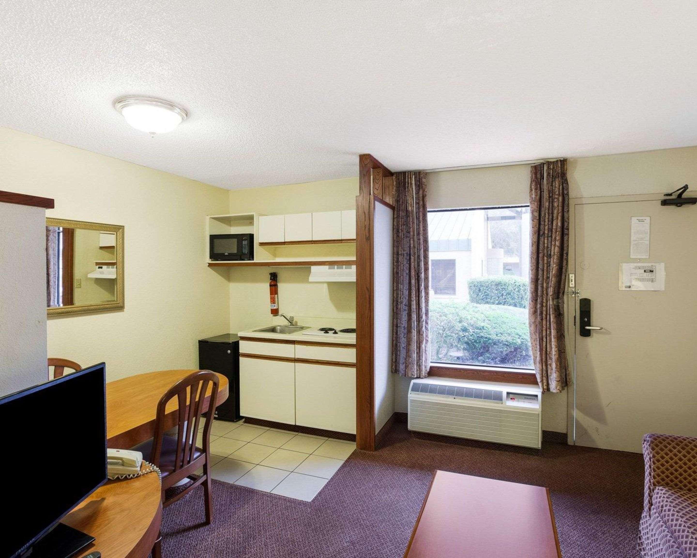 Rodeway Inn & Suites South Of Fiesta Park San Antonio Kültér fotó