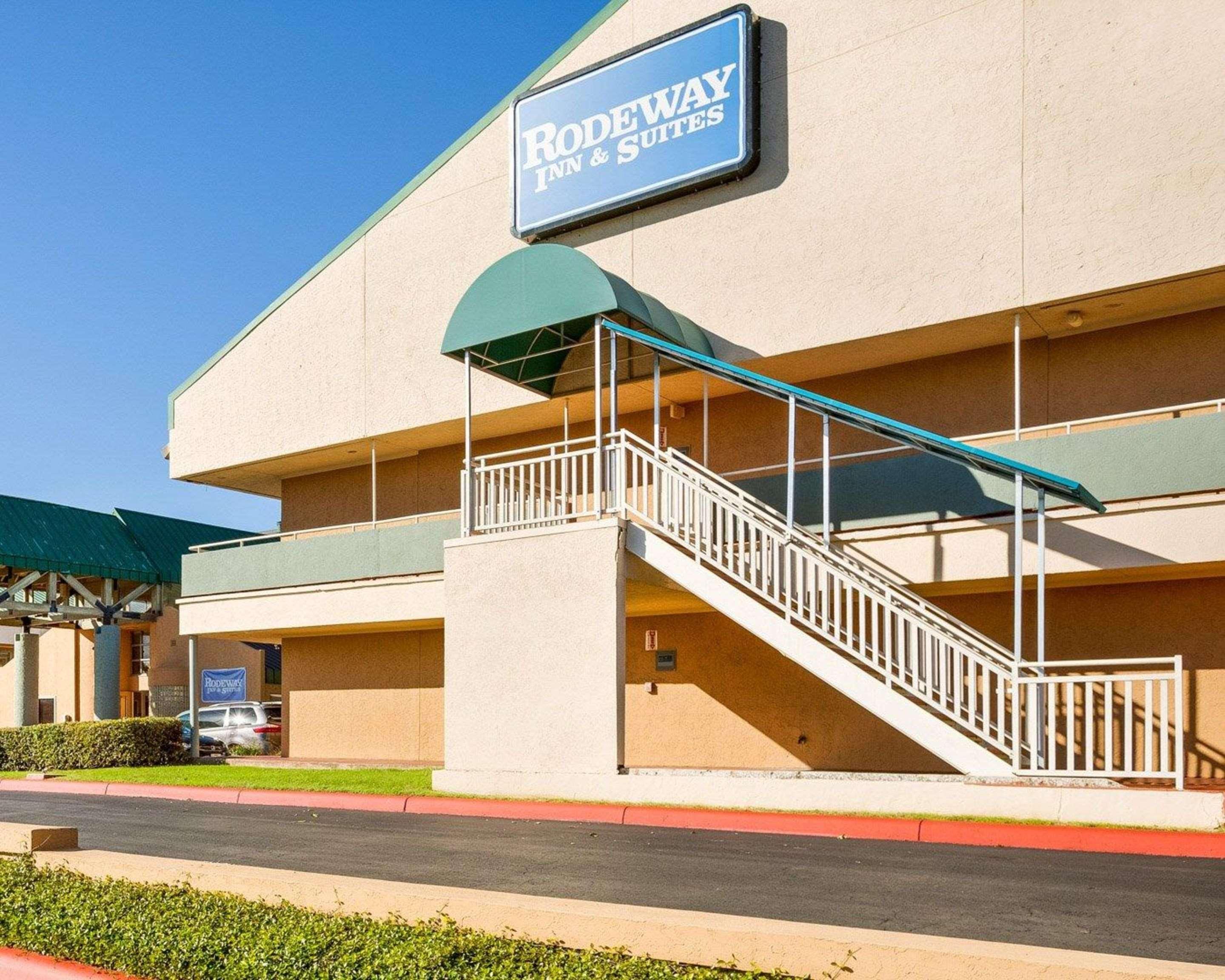 Rodeway Inn & Suites South Of Fiesta Park San Antonio Kültér fotó